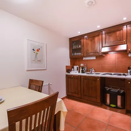 Apartment Boutique B&B Stancija 1904 Adults Only